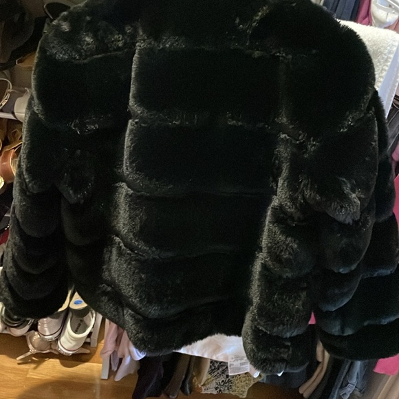 GUESS Black FauxFur Coat, Brand new - Picture 5 of 6